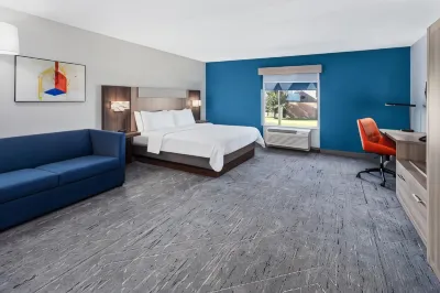 Holiday Inn Express & Suites Chicago-Algonquin Hotels near The Home Depot