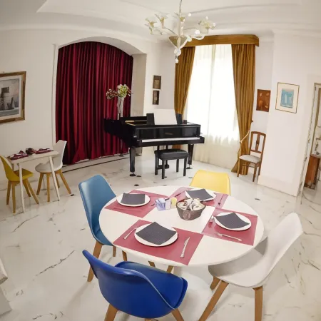 Al Centro Luxury Home