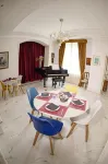 Al Centro Luxury Home - breakfast