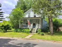 The Sweet Home in Glens Falls Hotels near Sagamore Street Park