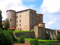 Château des Marcilly Talaru فنادق في Montverdun