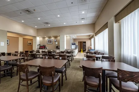 La Quinta Inn & Suites by Wyndham New Haven