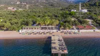 Kayalar Blue Beach Hotel Hotel di Sazli