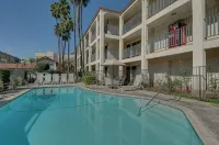 Vagabond Inn Glendale - Pools
