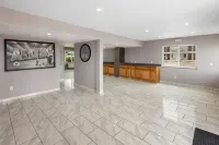 Super 8 by Wyndham Phoenix West