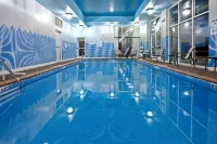 홀리데이 인 루이빌 에어포트 사우스 제퍼슨 카운티 호텔