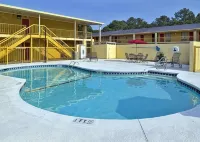 Econo Lodge Inn & Suites Columbus Near Fort Benning