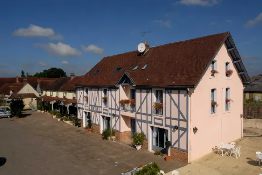 Aux Maisons, the Originals Relais (Relais du Silence)