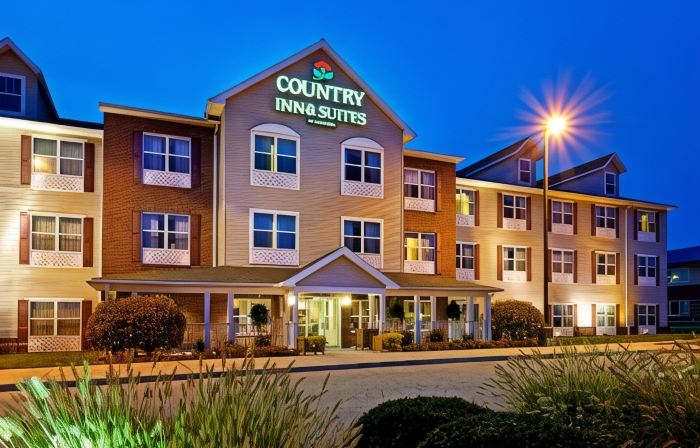 Country Inn & Suites by Radisson, York, PA