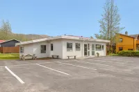Reykjadalur Guesthouse - parking