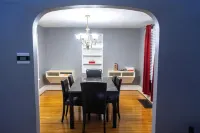 3-bedroom house in charming Martinsburg with AC, WiFi. Enjoy your stay Hotel a Martinsburg