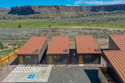 クルーキッドリバーランチキャビンズ のホテル