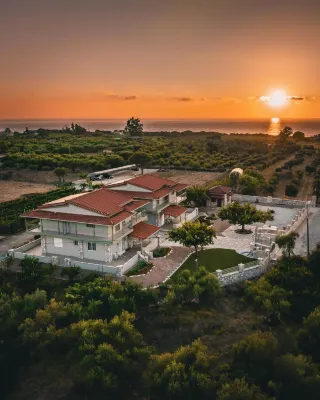 Terra Helios Suites & Studios - 3-Star