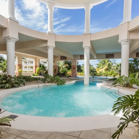 Grand Palladium Lady Hamilton Resort & Spa - All Inclusive