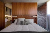 Camperdown - Luxury Architectural Escape - Brand New Home!!!
