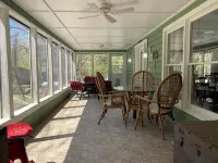 Lakehouse Lilypad with Boats and Game Room, Sleeps 9, 3k sq ft Home, Large Yard - Family