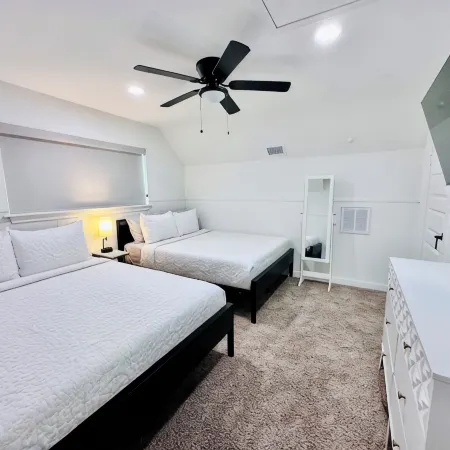 Whitewood Oasis-Your Poolside Retreat with  Heated  Pool in Spring, TX