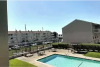 Lovely 2 Bedroom condo with marina view and pool