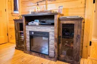 The Overlook Cabin near Grayson Highlands - Arcade & Theater