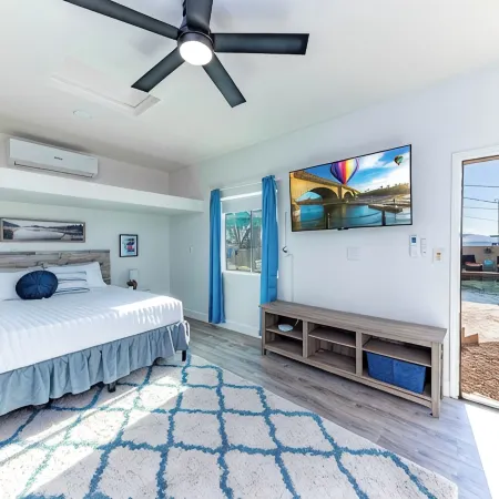 Heated Pool & Hot Tub ! Epic Game Room & Parking! Near Downtown!