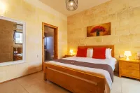 Nadurija - 4 bedrooms (sleeps 8+2 kids) Nadur village - Homestays