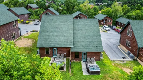 Close to Dollywood-Hot Tub & Kids Closet - Tiny houses