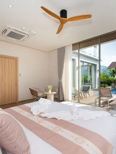 รูปภาพของBangtao Loft style Luxury 8 BR Private Pool Villa