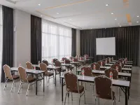 Amaris Hotel Kalimalang Hotels in Bekasi City