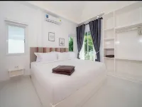 Tropical Oasis Aoyon Beach House Hotels near Makham Bay
