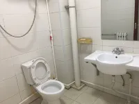 Qianbai Business Hotel