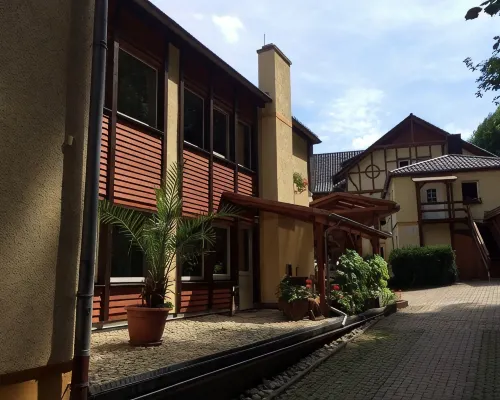 Hotel Restaurant Zwergschlösschen فنادق في جيرا