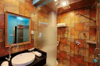 Weihui Yuexiu Theme Hotel
