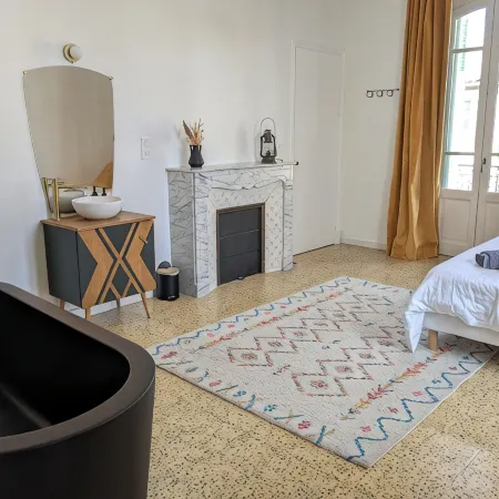 Le Vieux Tilleul - Charming Villa with Heated Pool Near Uzès