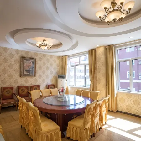 Jiangtai Holiday Hotel
