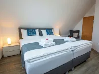 Central, stylish and modern holiday apartment with balcony and box-spring beds Hotels in Mohnesee