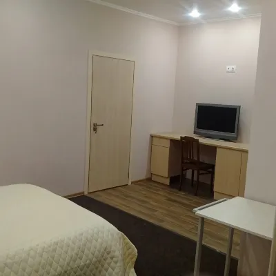 Na Svechnom 17 โรงแรมใกล้มหาวิหารสมอลนี