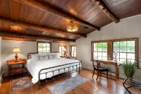 Cole Springs Historic Buda Cottage: Tower, Hill Country, 14.6 Acres!!! - 4つ星