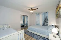 Luxury Basement Suite • Sleeps 5 - Condos