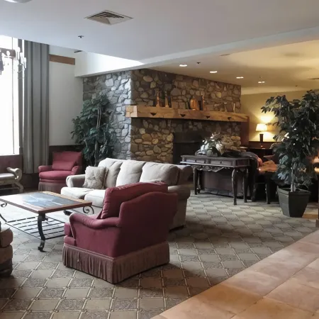 Ski In & Ski Out - Deluxe 1 Bedroom Condo Sleeps 5