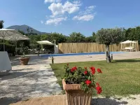 Relaxation with Jacuzzi and Pool between Pompeii and Capri Hotels in Trecase