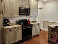 The Serene Farm Life...without all the work!  Lots of space and privacy! Hotels in Botetourt County