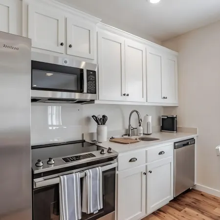 Fantastic studio in Leinkauf Historic District!