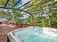 Black Bear Cabin w Majestic Views - シャレー