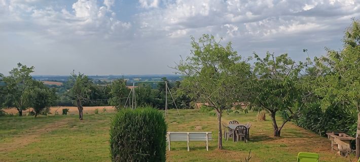 Charming house with panoramic view of the Haute fonctionne in Creuse Hotels in Creuse