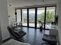 Chic apartment in a central location with a large balcony and views over the city - Wi-Fi