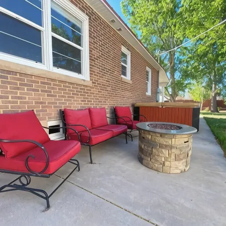 Grammie’s Manor – A One-of-a-Kind Stay in Heart of Kanab w/ Hot Tub, Gym, & More
