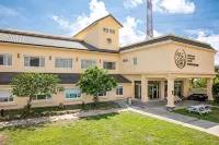 Lovestar Lakeside Hotel - Stars Building
