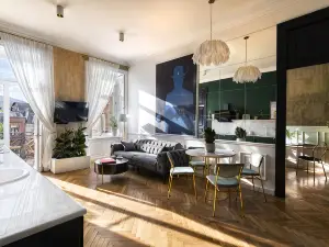 Unfound Door – Design Hotel