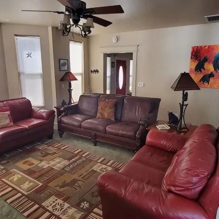 Cozy Mountain View home just blocks from center of town.
