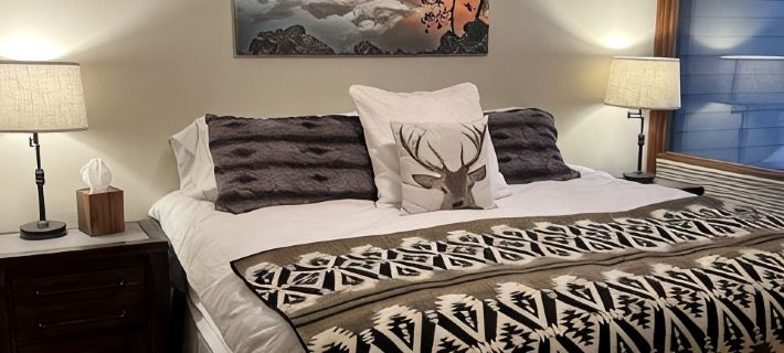 Recently Remodeled Golf Course Condo w/ A/C, SHARC Passes, Bikes & Pet Friendly サンリヴァーのホテル